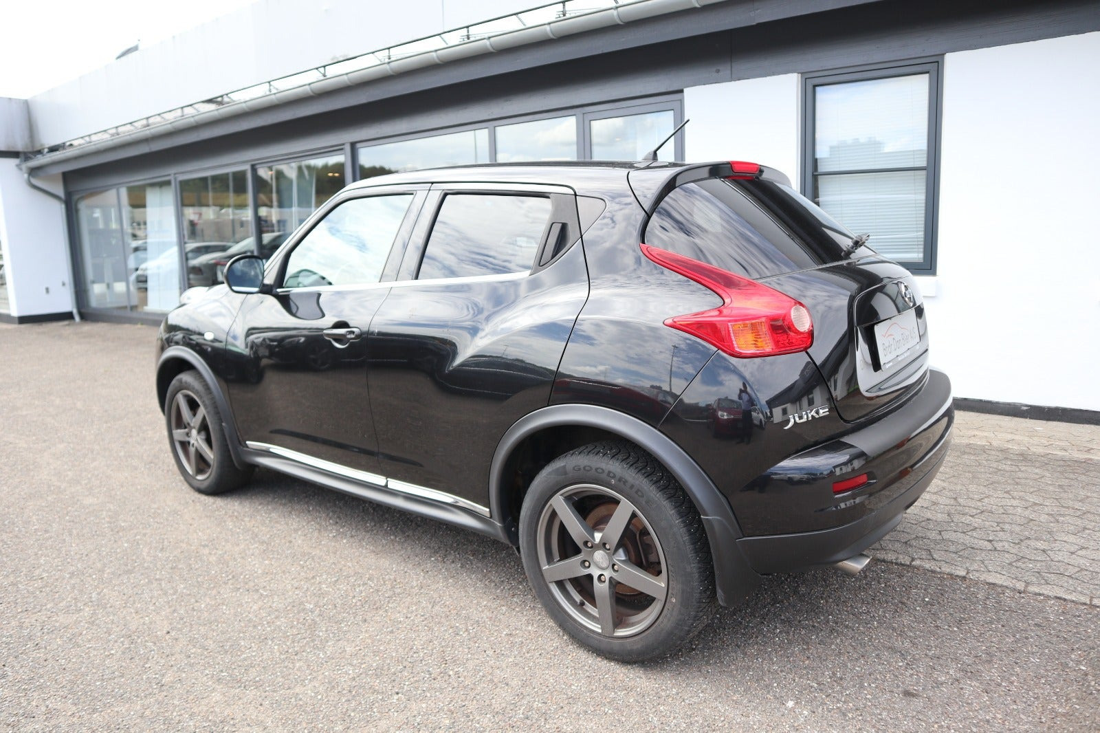 Sort Nissan Juke fra 2011