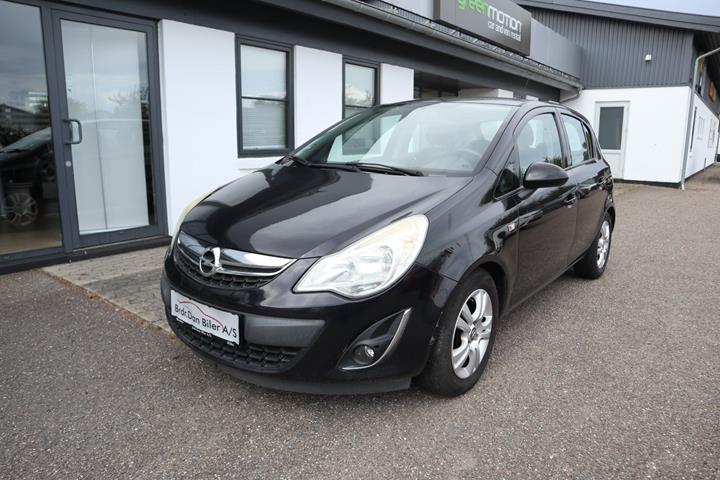 Sort Opel Corsa fra 2012