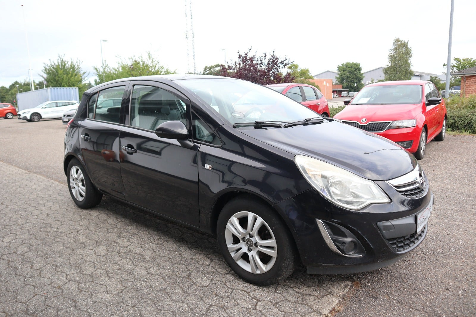 Sort Opel Corsa fra 2012