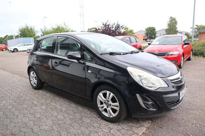 Sort Opel Corsa fra 2012