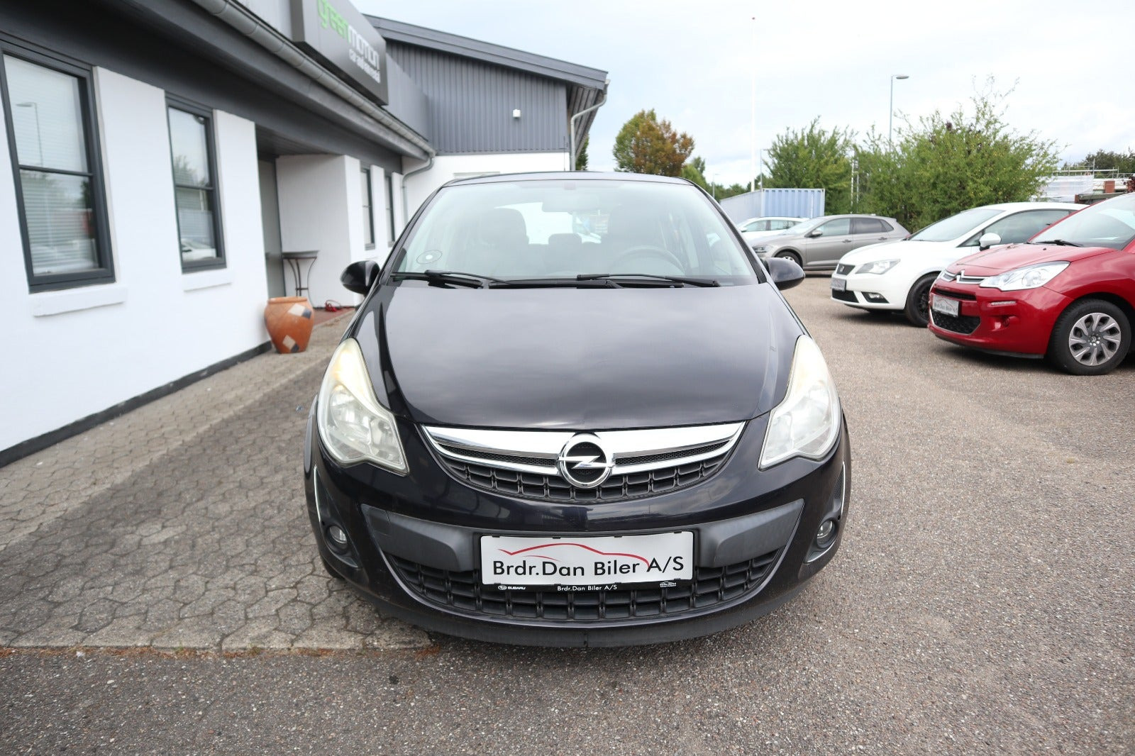 Sort Opel Corsa fra 2012