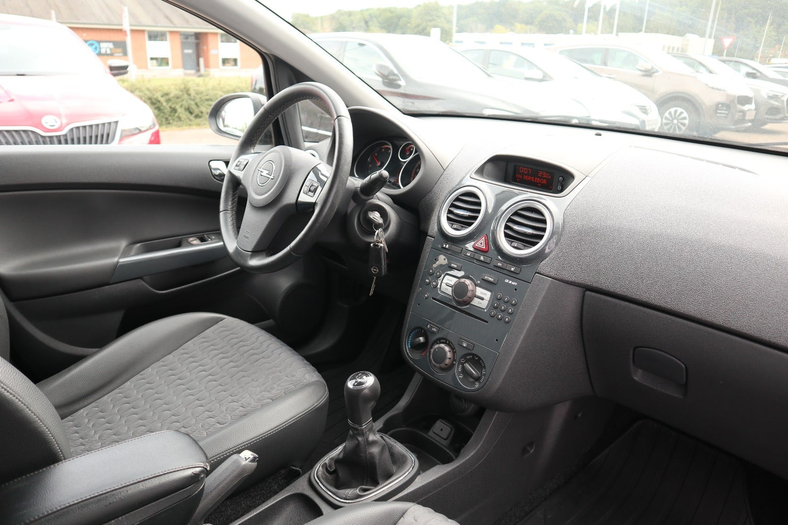 Sort Opel Corsa fra 2012