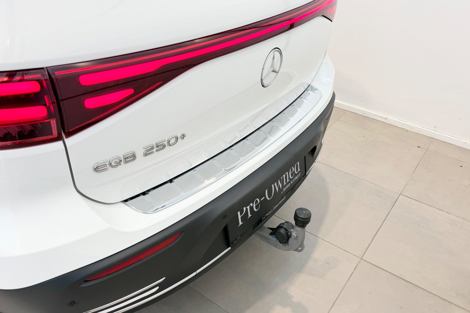 Hvid Mercedes EQB250+ fra 2025