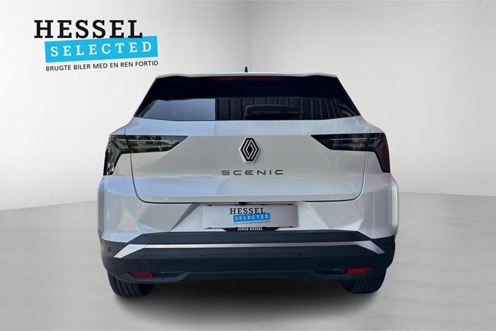 Hvid Renault Scenic E-Tech fra 2025
