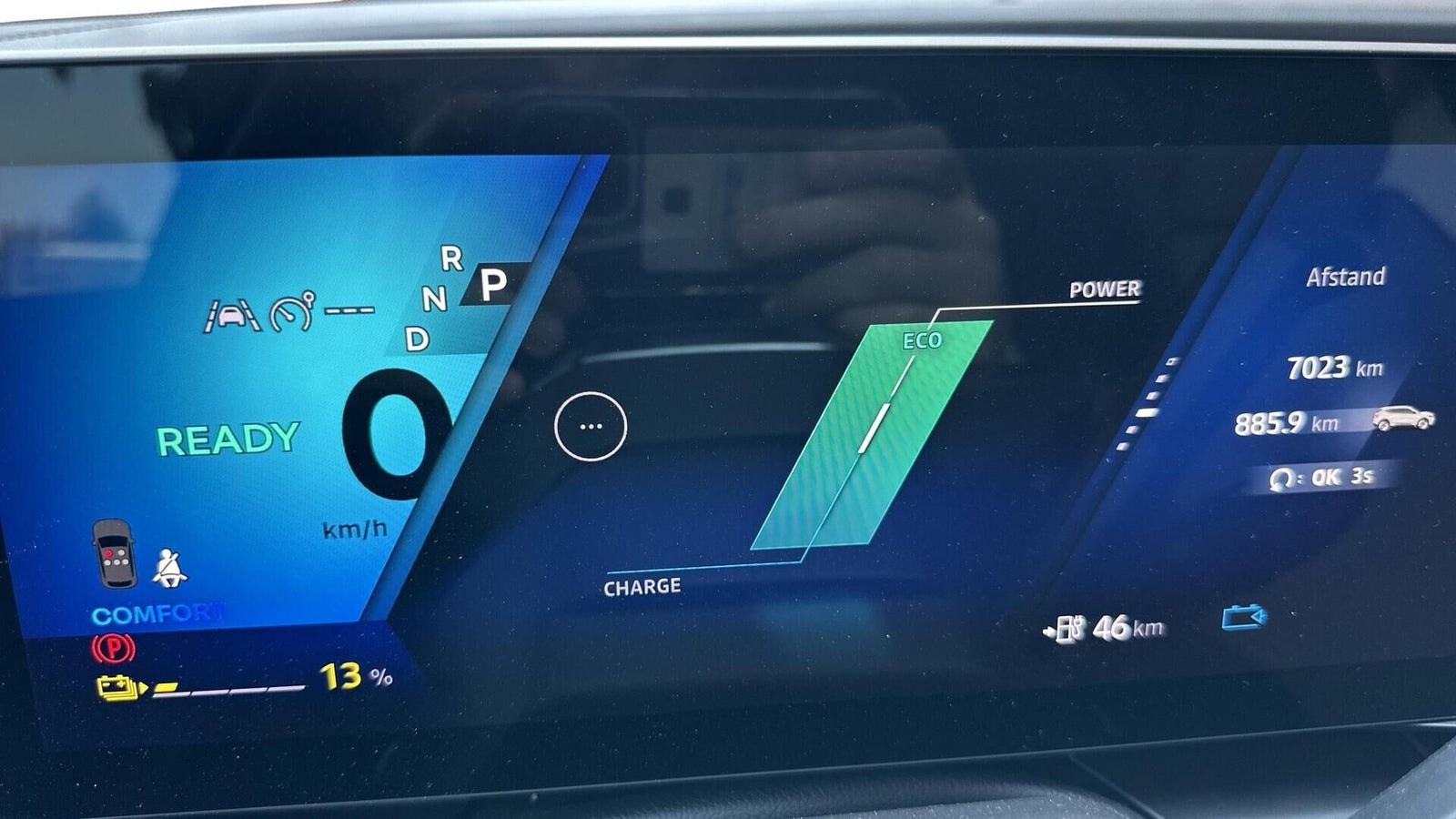 Hvid Renault Scenic E-Tech fra 2025