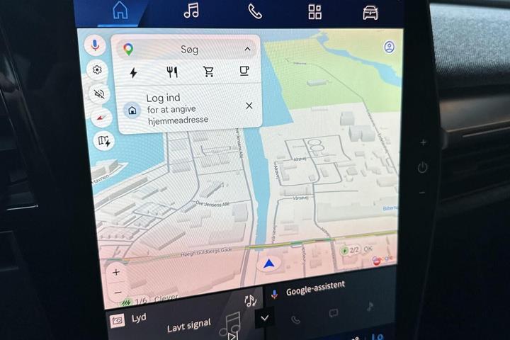 Hvid Renault Scenic E-Tech fra 2025
