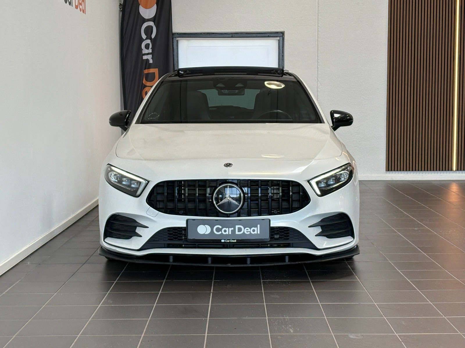 Sort Mercedes A250 e fra 2020