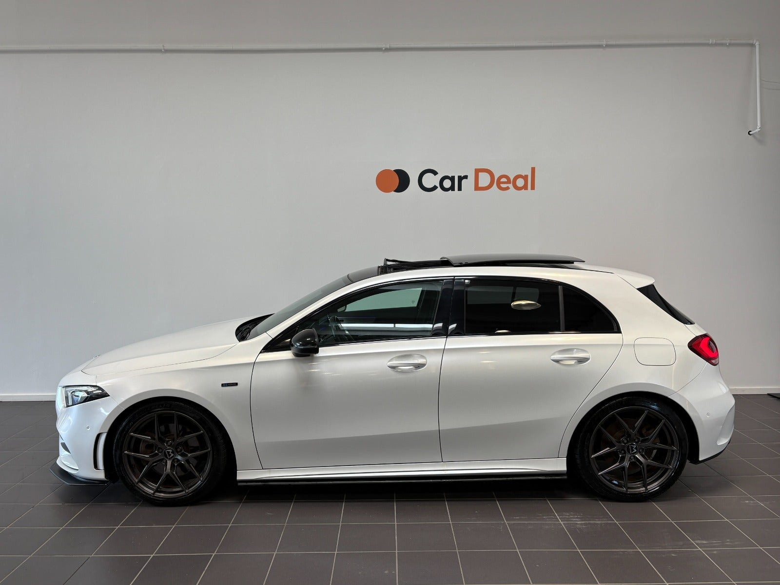 Sort Mercedes A250 e fra 2020