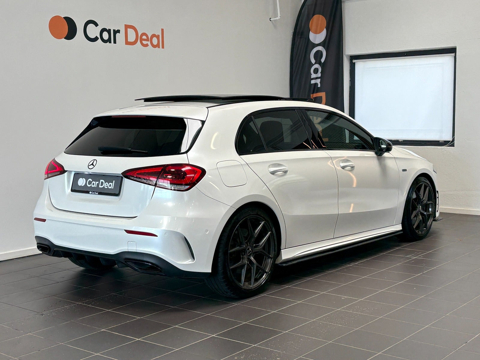 Sort Mercedes A250 e fra 2020