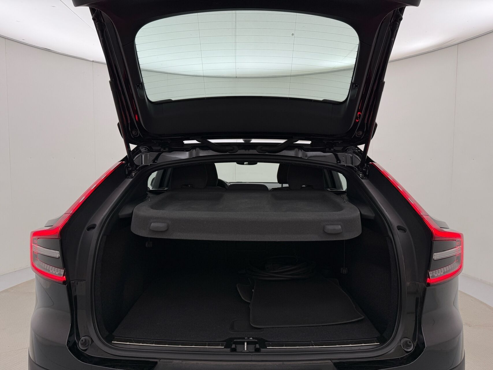 Sort Volvo C40 fra 2023