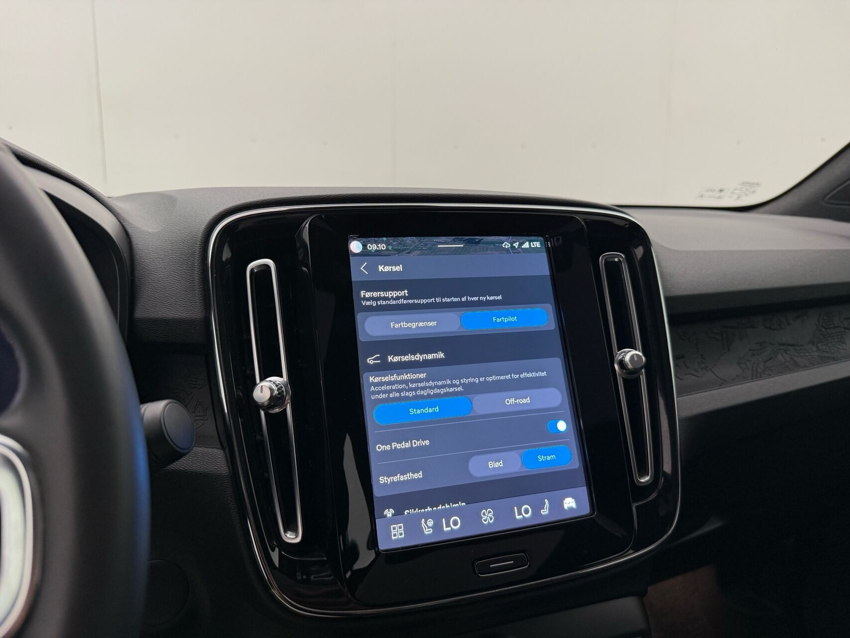 Sort Volvo C40 fra 2023