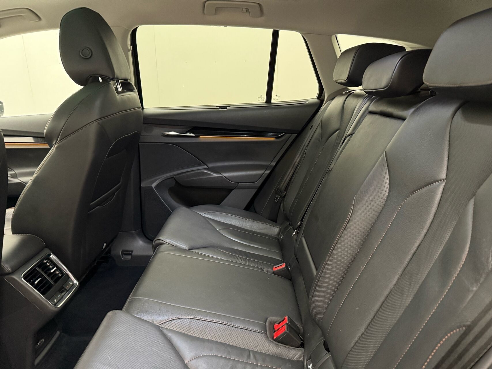 Sort Skoda Enyaq fra 2021