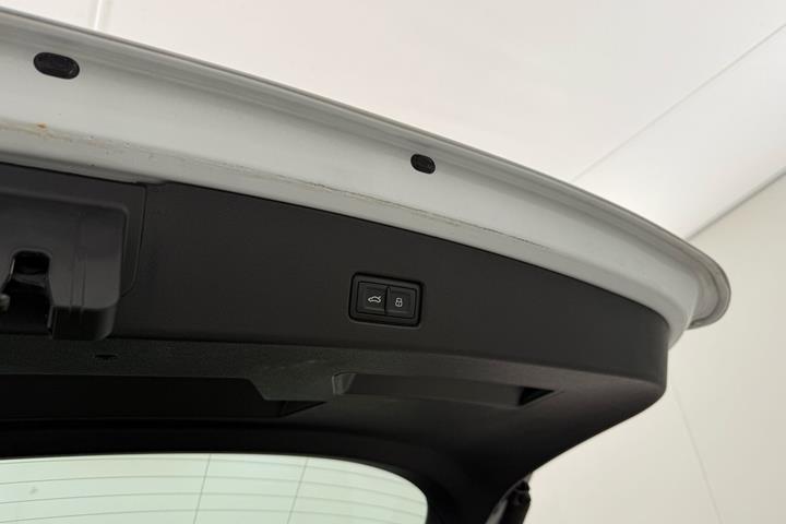 Hvid Audi Q4 fra 2024