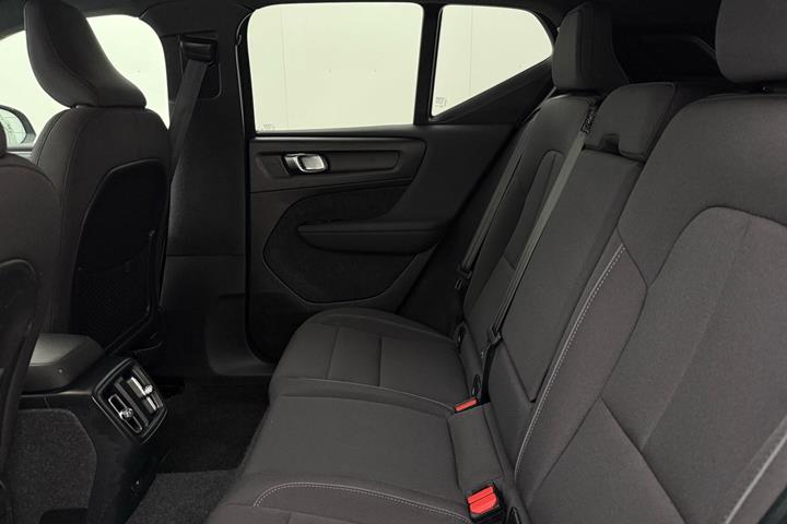 Grøn Volvo XC40 fra 2023