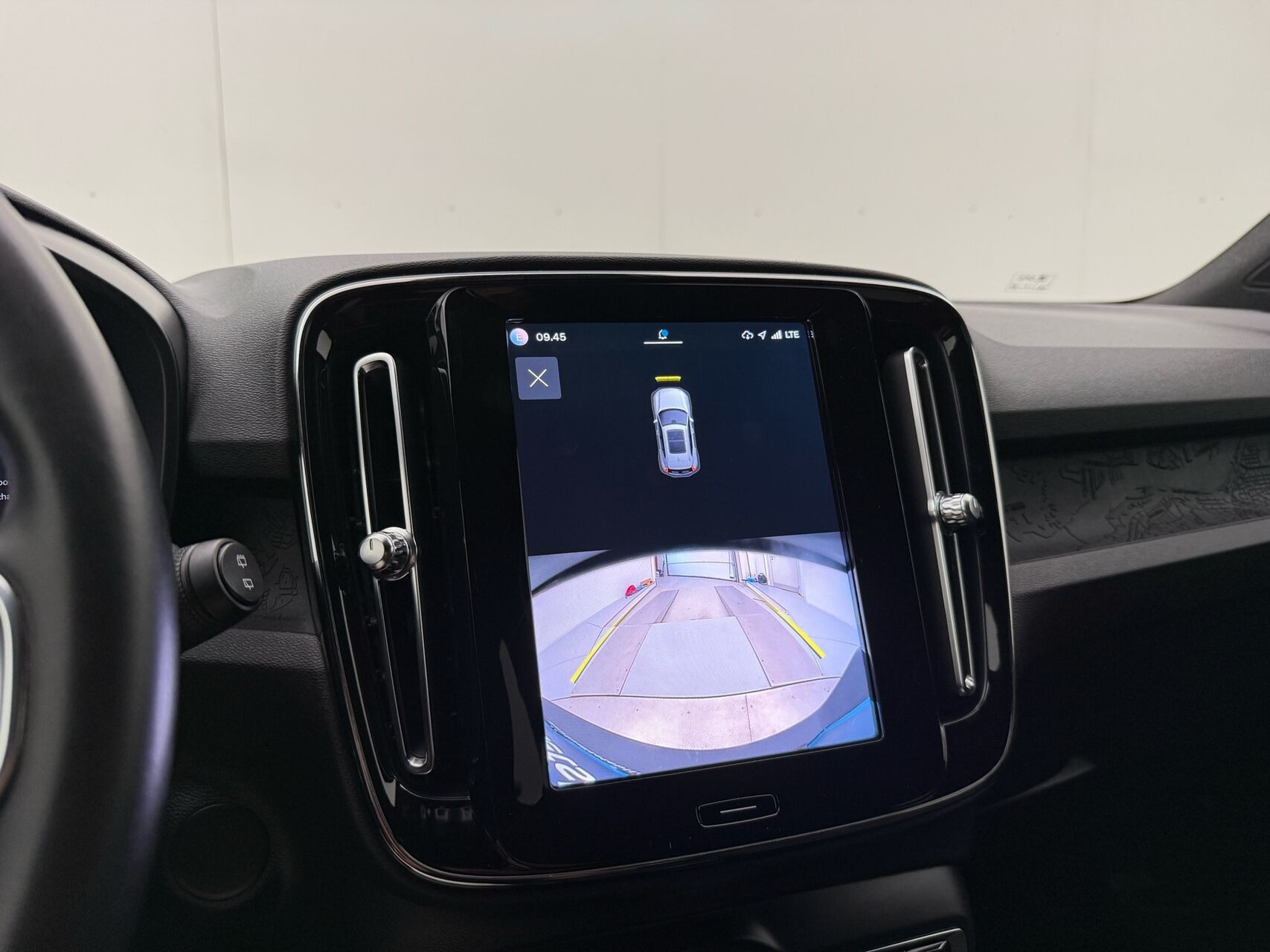 Grøn Volvo XC40 fra 2023