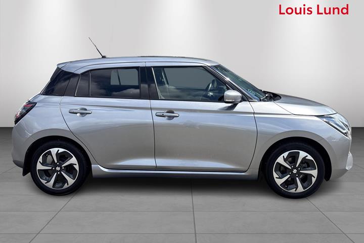 Sølv Suzuki Swift fra 2025