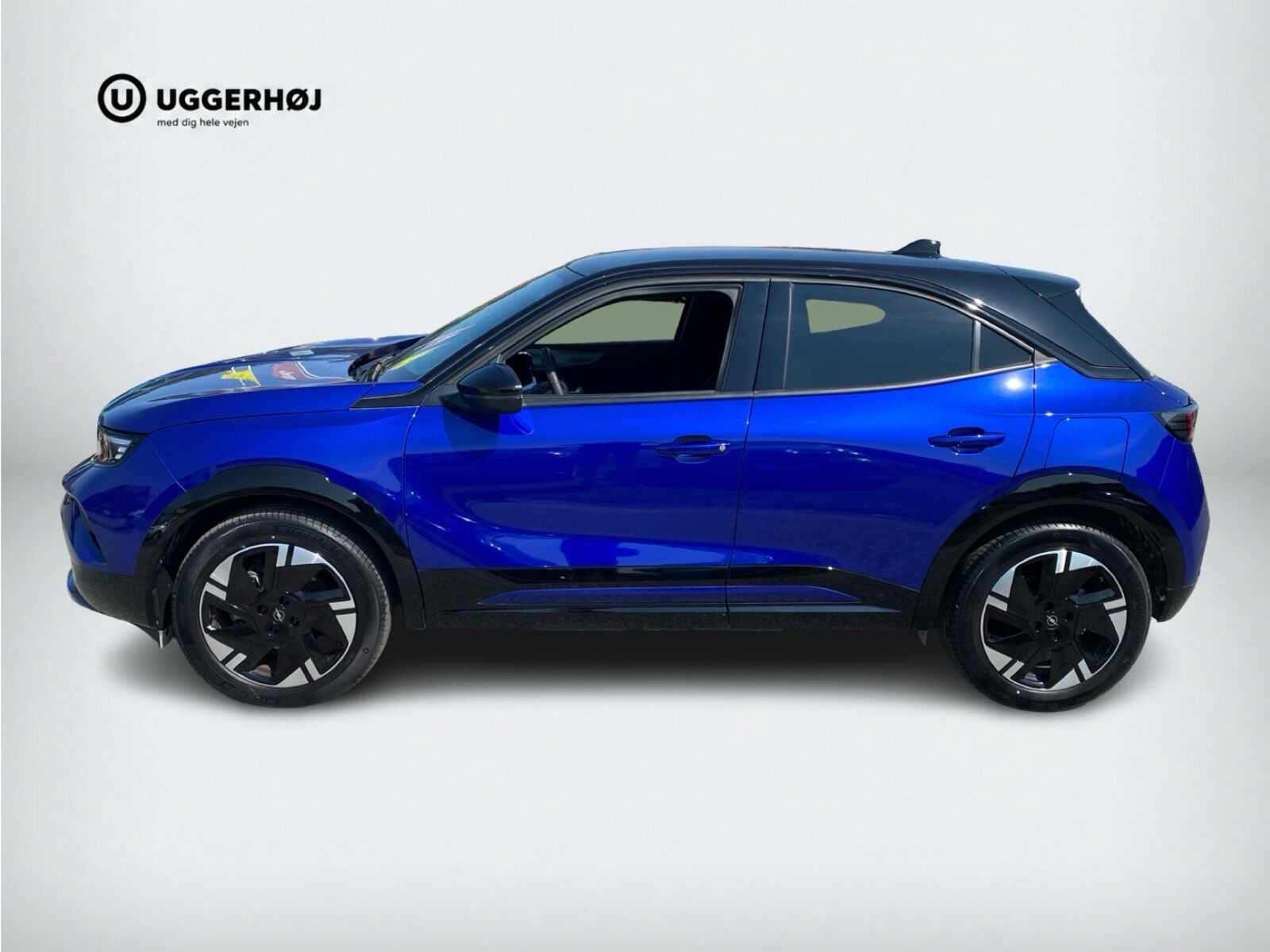 Blå Opel Mokka-e fra 2025