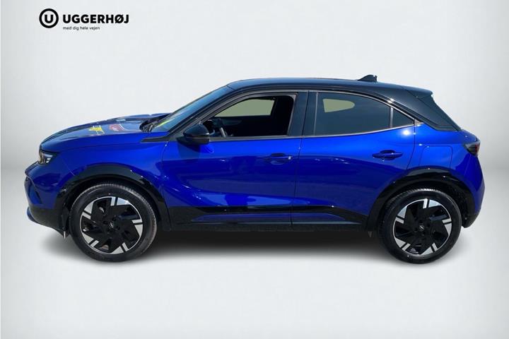 Blå Opel Mokka-e fra 2025