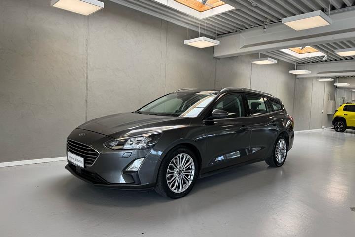 Grå Ford Focus fra 2019