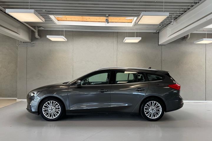 Grå Ford Focus fra 2019