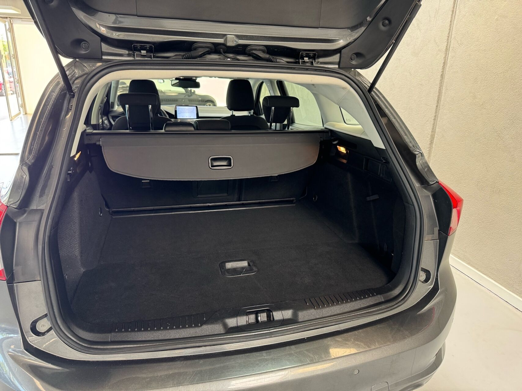 Grå Ford Focus fra 2019