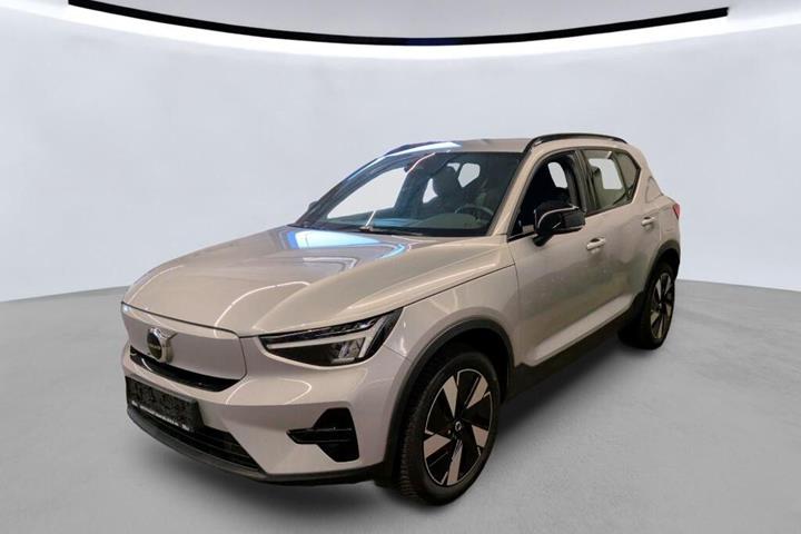 Sølv Volvo XC40 fra 2024