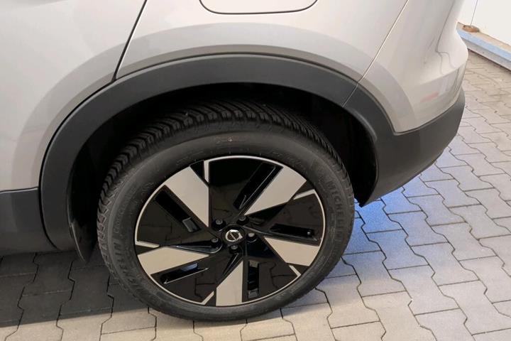 Sølv Volvo XC40 fra 2024