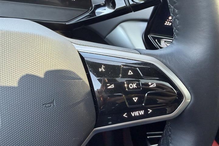 Blå VW ID.4 fra 2023