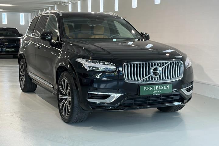 Sort Volvo XC90 fra 2022 set udefra