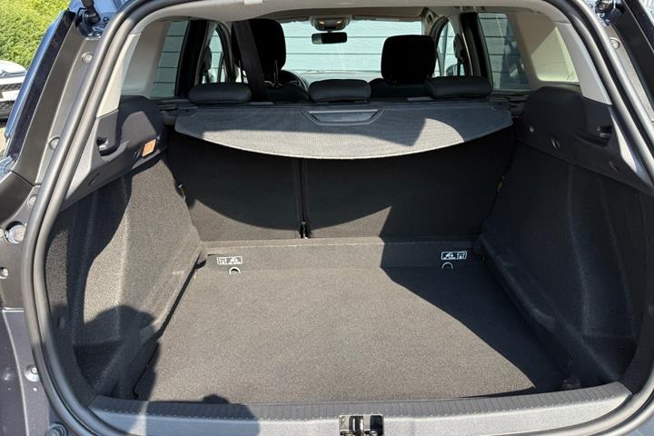 Grå Renault Clio IV fra 2019