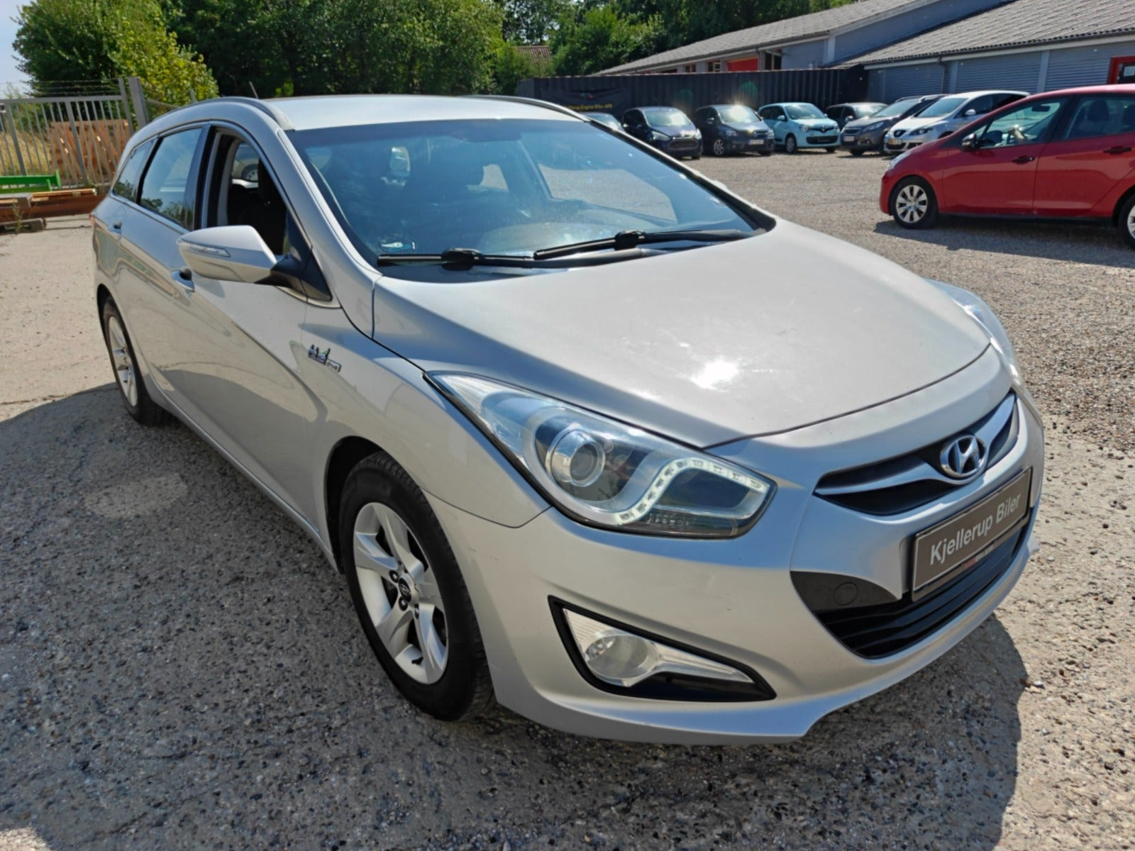 Gul Hyundai i40 fra 2012