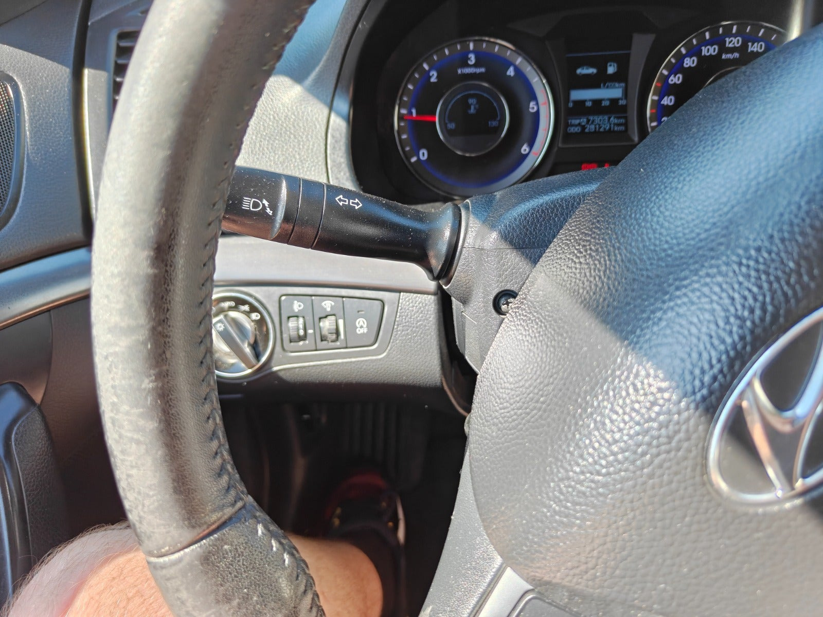 Gul Hyundai i40 fra 2012