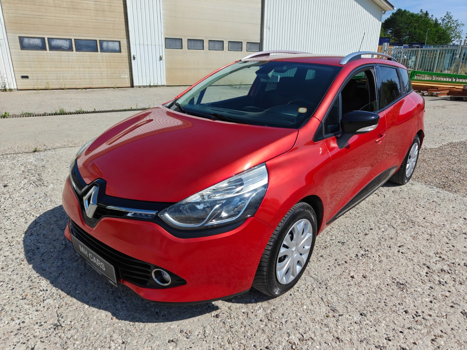 Gul Renault Clio IV fra 2015