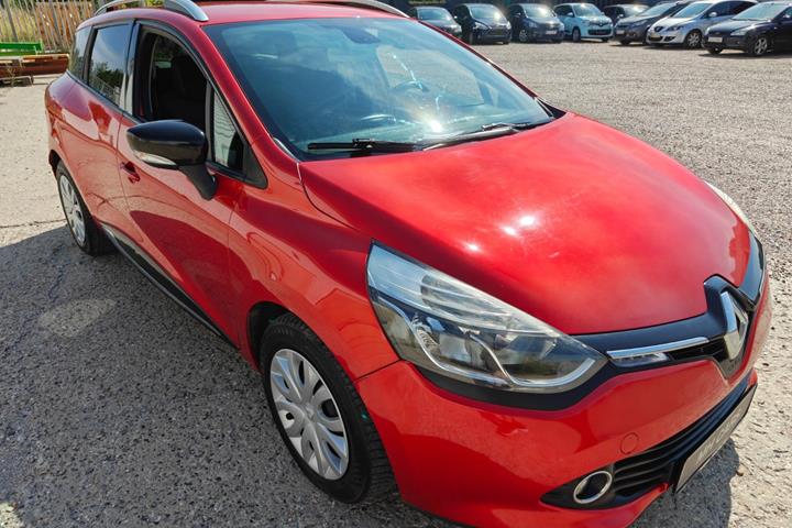Gul Renault Clio IV fra 2015