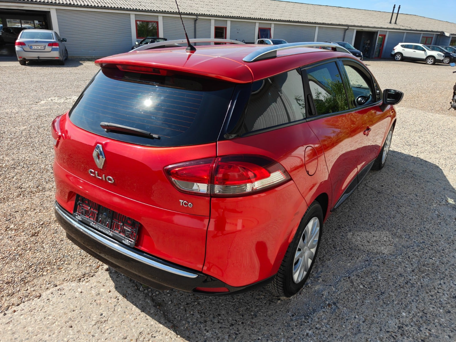 Gul Renault Clio IV fra 2015