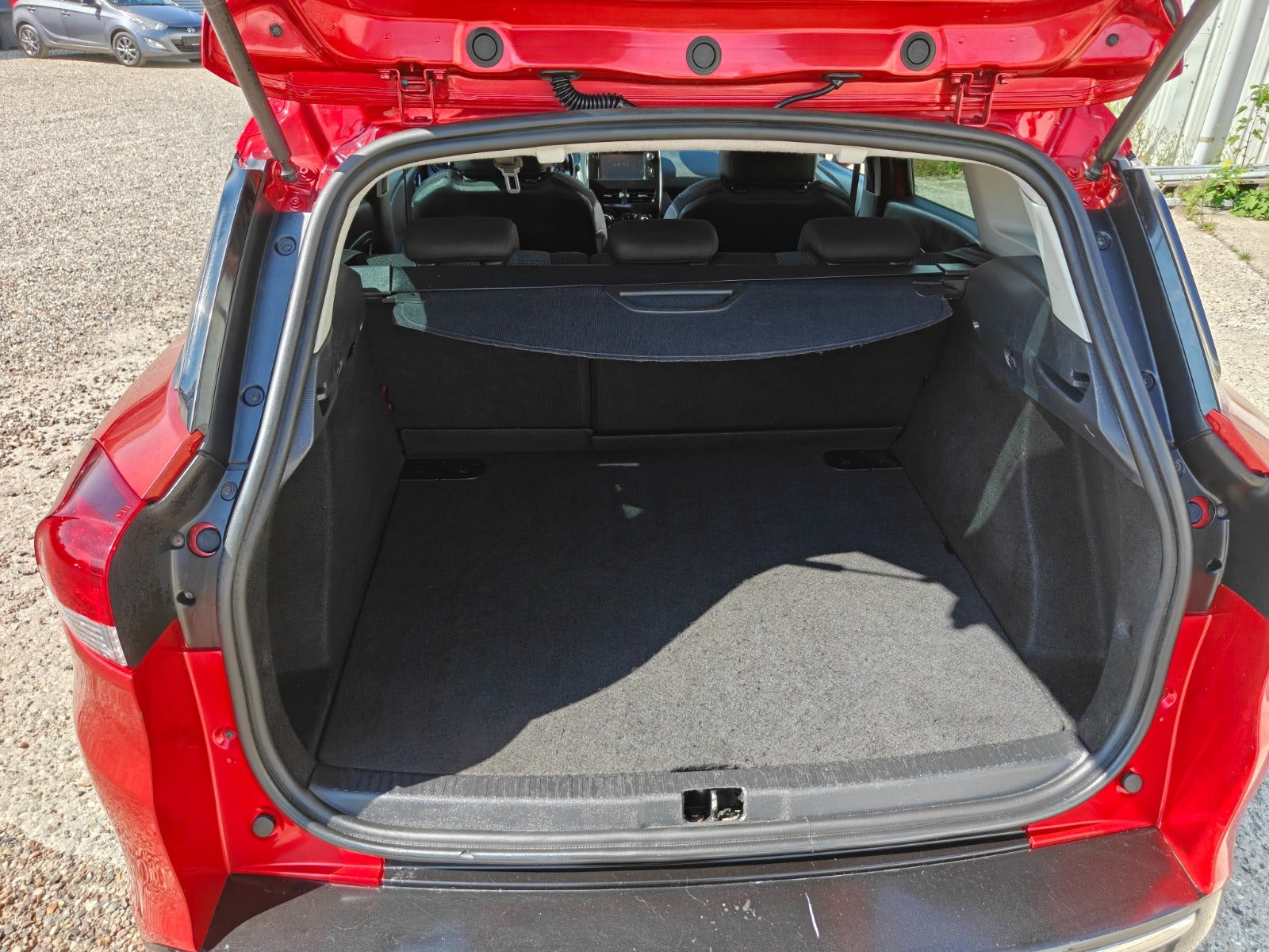 Gul Renault Clio IV fra 2015