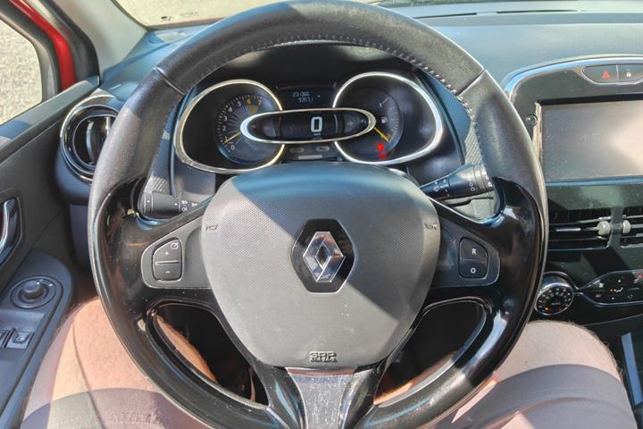 Gul Renault Clio IV fra 2015