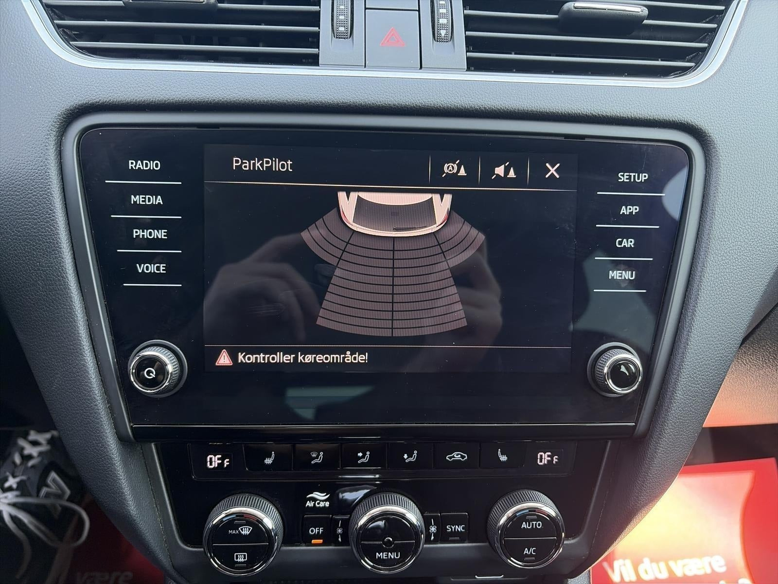 Grå Skoda Octavia fra 2020