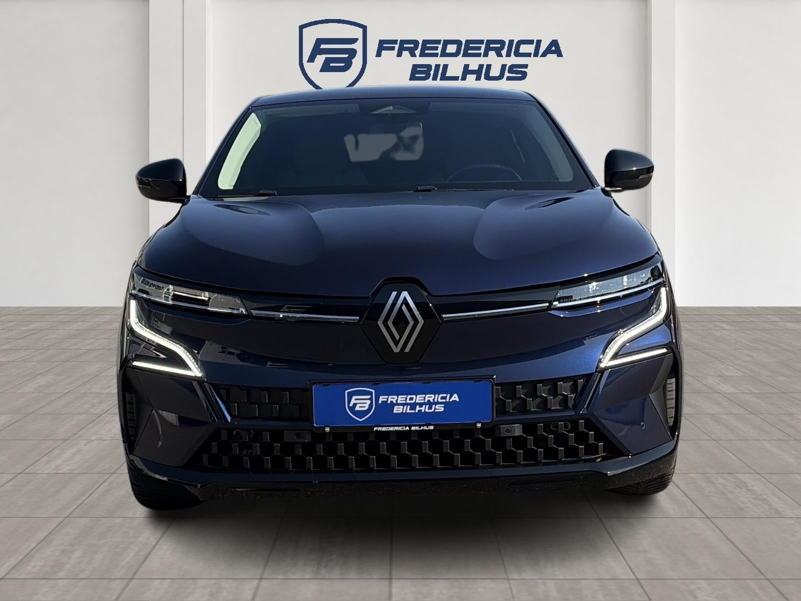 Blå Renault Megane E-Tech fra 2023