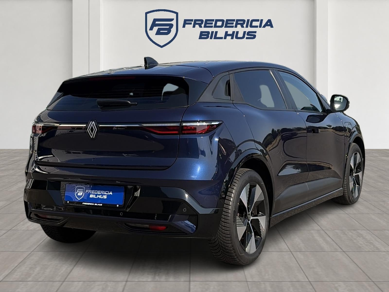Blå Renault Megane E-Tech fra 2023