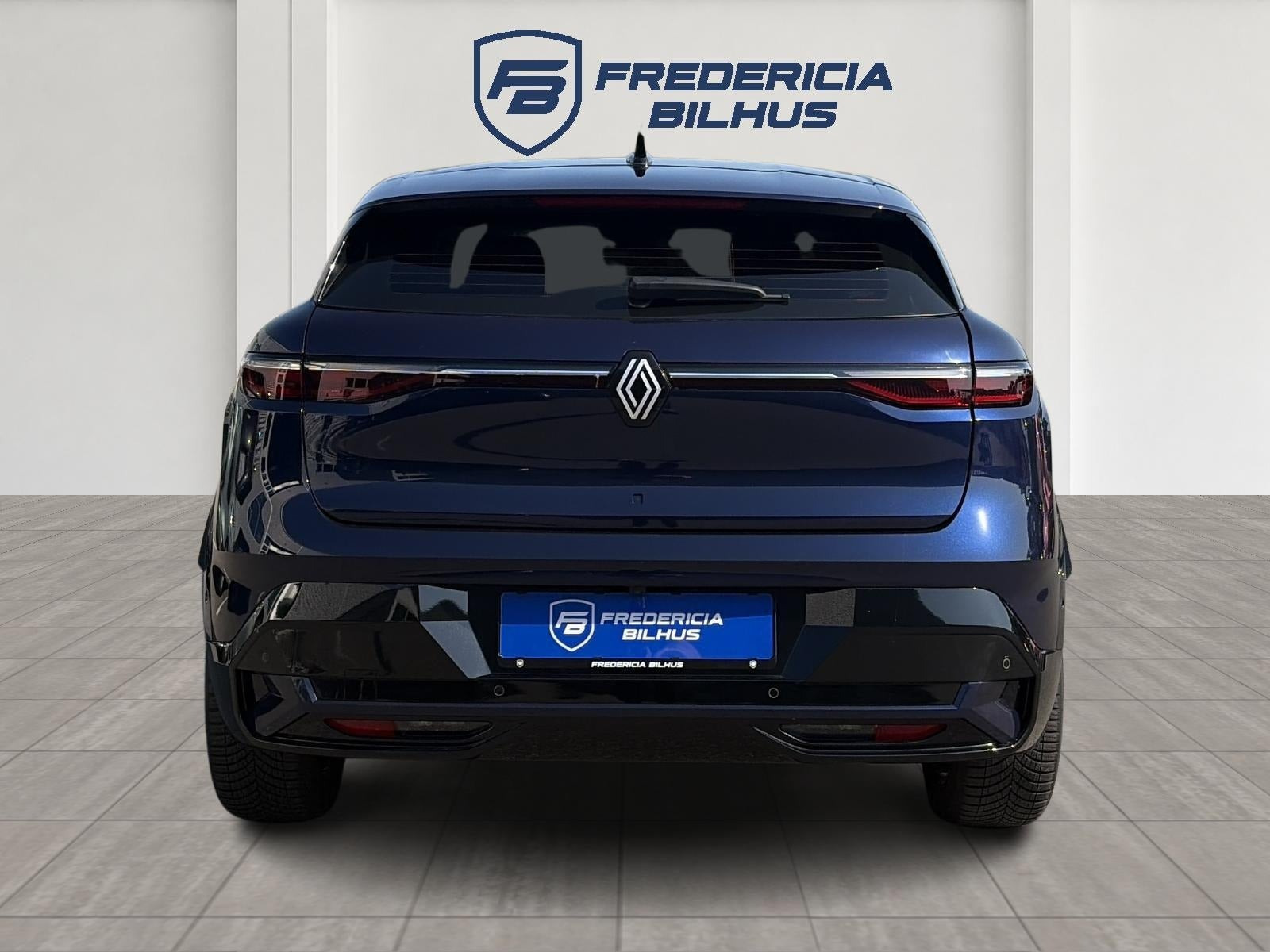 Blå Renault Megane E-Tech fra 2023