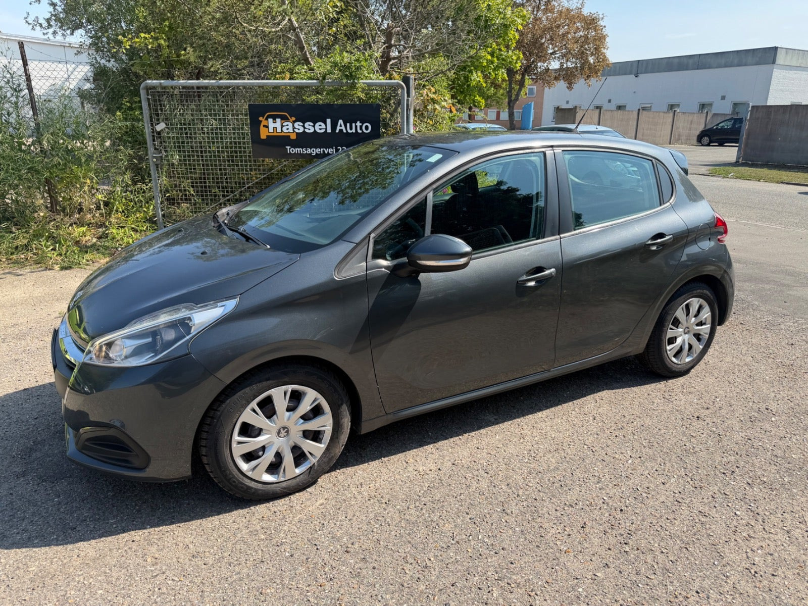 Grøn Peugeot 208 fra 2015