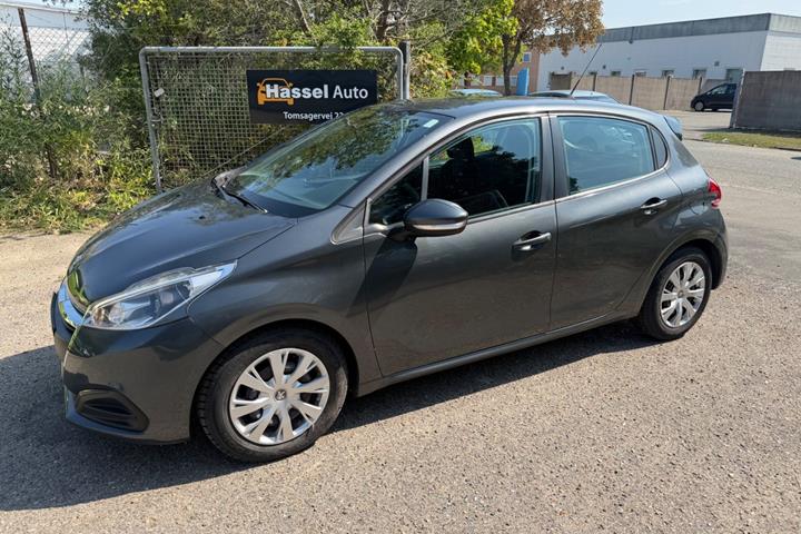 Grøn Peugeot 208 fra 2015