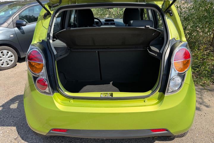 Grøn Chevrolet Spark fra 2011