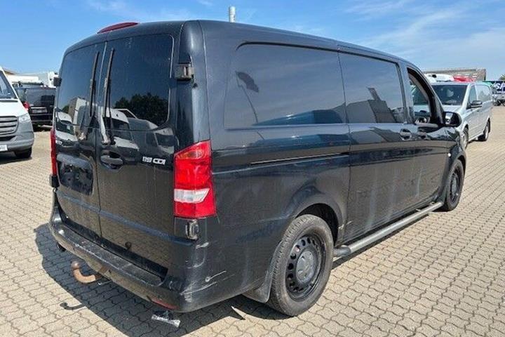 Sort Mercedes Vito 119 fra 2017