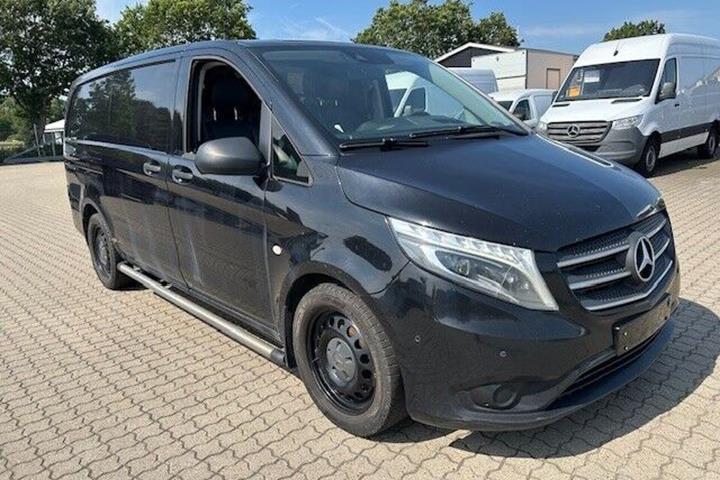 Sort Mercedes Vito 119 fra 2017