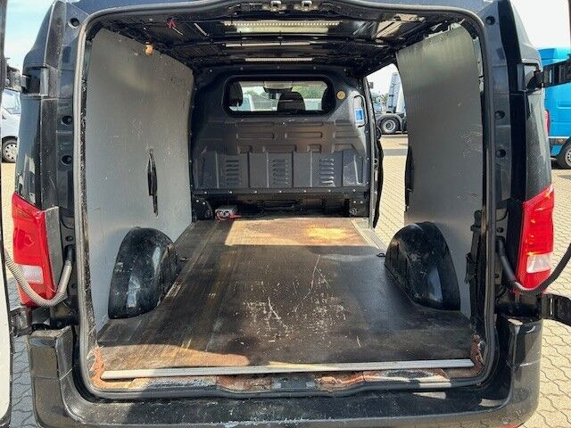 Sort Mercedes Vito 119 fra 2017