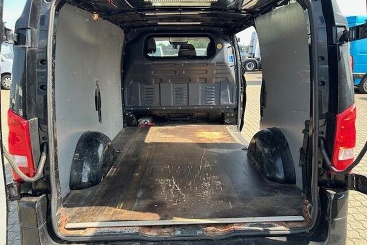 Sort Mercedes Vito 119 fra 2017
