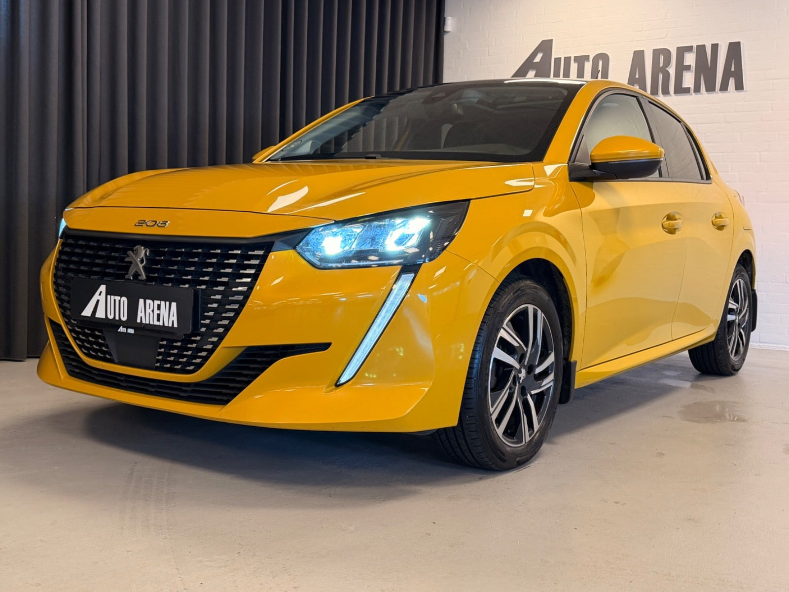 Gul Peugeot 208 fra 2020