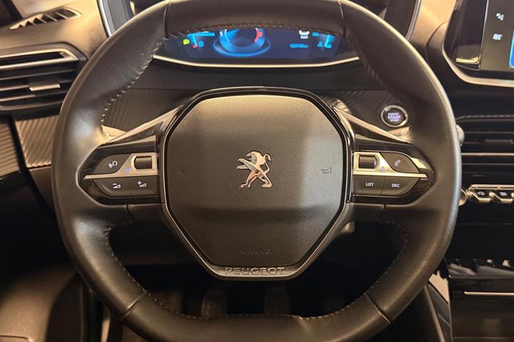Gul Peugeot 208 fra 2020